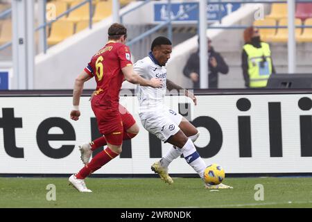 Michael Folorunsho (Hellas Verona) in azione durante la partita US Lecce vs Hellas Verona FC, calcio italiano di serie A A Lecce, Italia, 10 marzo 2024 Foto Stock