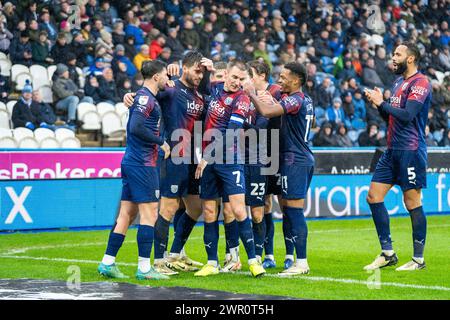 Il centrocampista del West Bromwich Okay Yokuşlu (35) segna un GOL di 1-3 e festeggia durante la partita di Huddersfield Town AFC contro West Bromwich Albion FC per il titolo EFL allo stadio John Smith, Huddersfield, Regno Unito, il 10 marzo 2024 Credit: Every Second Media/Alamy Live News Foto Stock