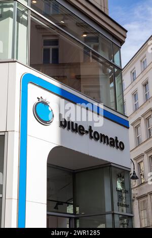 Negozio di articoli sportivi Blue Tomato, Vienna, Austria. Foto Stock