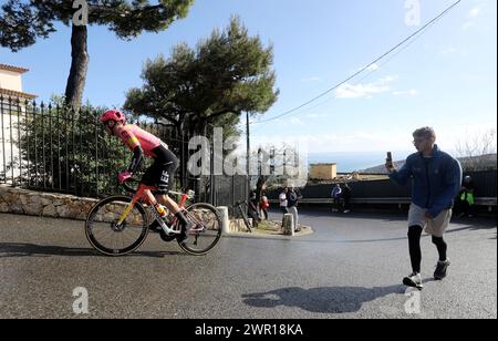 ©PHOTOPQR/NICE MATIN/Jean Francois Ottonello ; Nizza ; 10/03/2024 ; Cyclisme - Paris-Nice 8e etape Nice-Nice - ici dans la montee finale des Quatre Chemin, chemin du Vinaigrier - Sweeny (EF Education-Easypost) gara ciclistica Parigi - Nizza, ultima tappa Nizza - Nizza il 10 marzo 2024 Foto Stock