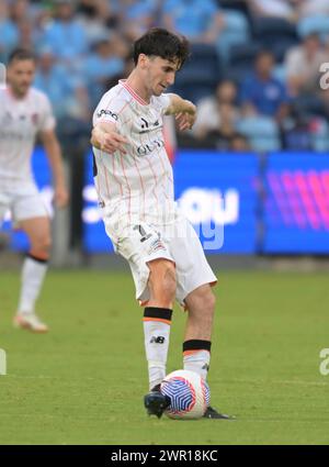 Sydney, Australia. 10 marzo 2024. Henry Hore del Brisbane Roar FC è visto in azione durante la gara di Isuzu UTE A-League 2023-24 del 20° turno tra Sydney FC e Brisbane Roar FC tenutasi all'Allianz Stadium. Punteggio finale Sydney FC 1:1 Brisbane Roar FC. (Foto di Luis Veniegra/SOPA Images/Sipa USA) credito: SIPA USA/Alamy Live News Foto Stock