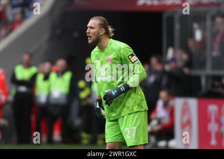 MONACO, Germania - 9. 2024 MARZO: 27 Robin ZENTNER, Keeper, Torwart, di Magonza-05 durante la partita di calcio della Bundesliga tra il Bayern Muenchen e il MAINZ 05 all'Allianz Arena di Monaco il 9. Marzo 2024 , Germania. DFL, Fussball, 8:1, (foto e copyright @ ATP Images / Arthur THILL (THILL Arthur / ATP / SPP) Foto Stock