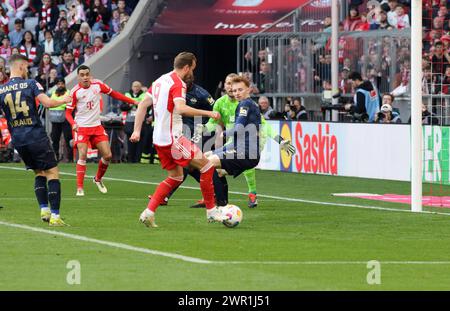 MONACO, Germania. , . 42 Jamal MUSIALA e Harry KANE del Bayern Muenchen in azione per l'1:0 durante la partita di Bundesliga tra il Bayern Muenchen e l'FSV MAINZ 05 all'Allianz Arena di Monaco il 9. Marzo 2024, Germania. DFL, Fussball, 8:1, (foto e copyright @ ATP Images/Arthur THILL (THILL Arthur/ATP/SPP) crediti: SPP Sport Press Photo. /Alamy Live News Foto Stock