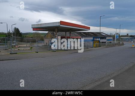 il garage abbandonato della strada est egremont propose il sito per il nuovo superstore aldi Foto Stock