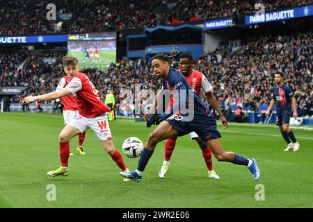 Parigi, Francia. 10 marzo 2024. © Julien Mattia/le Pictorium/MAXPPP - Parigi 10/03/2024 Julien Mattia/le Pictorium - 10/03/2024 - Francia/Ile-de-France/Paris - Lors de la 25eme Journee de ligue 1 Ubereats, entre le PSG et Reims au Parc des Princes, le 10 Mars 2024 - Valeurs ACtuelles OUT, JDD OUT, No JDD, RUSSIA OUT, NO RUSSIA #norussia/10/03/2024 - Francia/Ile-de-France (regione)/Parigi - durante il 25° Journee de ligue 1 Ubereats, tra PSG e Reims al Parc des Princes, 10 marzo 2024 crediti: MAXPPP/Alamy Live News Foto Stock