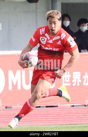 Sagamihara, Giappone. 10 marzo 2024. L'ala di Kobelco Kobe Steelers Rakuhei Yamashita porta la palla durante una partita della Japan Rugby League One contro i Mitsubishi Heavy Industries Sagamihara Dynaboars allo stadio Sagamihara Gion di Sagamihara, nella periferia di Tokyo, domenica 10 marzo 2024. Steekers sconfisse Dynaboars 43-14. (Foto di Yoshio Tsunoda/AFLO) Foto Stock