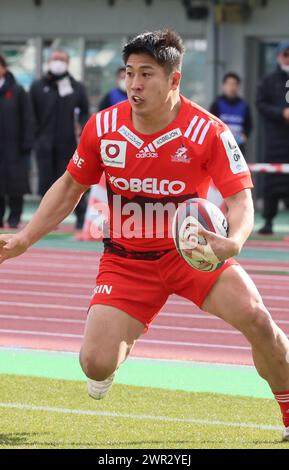 Sagamihara, Giappone. 10 marzo 2024. Kobelco Kobe Steelers, ala Kanta Matsunaga, porta la palla durante una partita di Japan Rugby League One contro i Mitsubishi Heavy Industries Sagamihara Dynaboars allo stadio Sagamihara Gion di Sagamihara, periferia di Tokyo, domenica 10 marzo 2024. Steekers sconfisse Dynaboars 43-14. (Foto di Yoshio Tsunoda/AFLO) Foto Stock