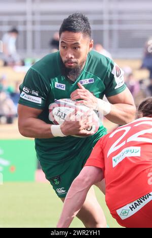 Sagamihara, Giappone. 10 marzo 2024. Matt Vaega, centro della Mitsubishi Heavy Industries Sagamihara Dynaboars, porta la palla durante una partita della Japan Rugby League One contro i Kobelco Kobe Steelers allo stadio Sagamihara Gion di Sagamihara, nella periferia di Tokyo, domenica 10 marzo 2024. Steekers sconfisse Dynaboars 43-14. (Foto di Yoshio Tsunoda/AFLO) Foto Stock