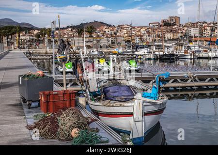 Vue du port - Bâteau de peche pittoresco Foto Stock