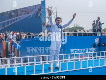 Kolkata, India. 10 marzo 2024. Il Congresso Trinamool lancia la campagna di sondaggi Lok Sabha con un mega raduno nel campo Brigade Parade di Kolkata. (Foto di Amlan Biswas/Pacific Press) credito: Pacific Press Media Production Corp./Alamy Live News Foto Stock