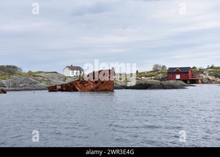 Naufragio in un arcipelago in Norvegia Foto Stock