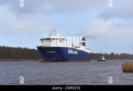 Nave Roro, nave da carico Ville de Bordeaux che viaggia attraverso il Canale di Kiel, il Canale di Kiel, Schleswig-Holstein, Germania Foto Stock