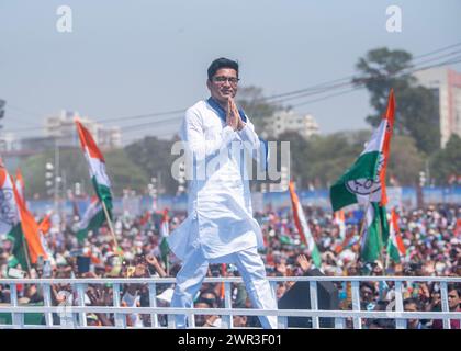 Kolkata, Bengala Occidentale, India. 10 marzo 2024. Il Congresso Trinamool lancia la campagna di sondaggi Lok Sabha con un mega raduno nel campo Brigade Parade di Kolkata. (Credit Image: © Amlan Biswas/Pacific Press via ZUMA Press Wire) SOLO PER USO EDITORIALE! Non per USO commerciale! Foto Stock