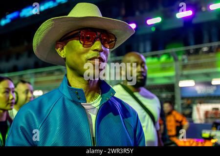 Jeddah, Arabia Saudita, 10 marzo 2024, Pharrell Williams, cantante presente al giorno della gara, round 2 del campionato di Formula 1 2024. Crediti: Michael Potts/Alamy Live News Foto Stock