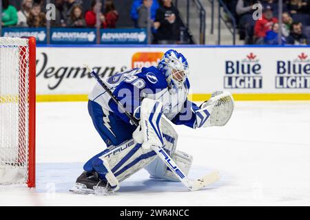 8 marzo 2024: Il portiere di Syracuse Crunch Matt Tompkins (90) nel primo periodo contro i Rochester Americans. I Rochester Americans ospitarono i Syracuse Crunch in una partita della American Hockey League alla Blue Cross Arena di Rochester, New York. (Jonathan tenca/CSM) Foto Stock