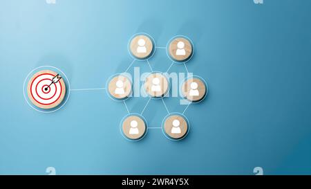 Legno circolare con icone di destinazione stampate e simboli commerciali su sfondo azzurro, concetto di obiettivi e obiettivi aziendali, concorrenza aziendale, Cu Foto Stock