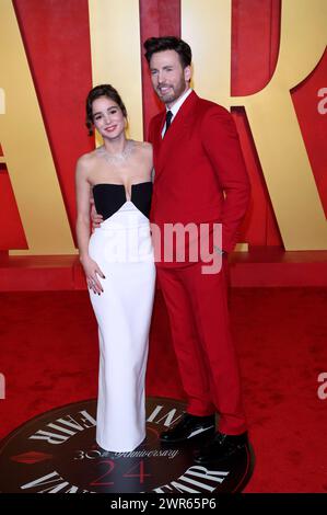 Alba Bapstista und Chris Evans bei der Vanity Fair Oscar Party 2024 anlässlich der 96. Oscar-Verleihung im Wallis Annenberg Center for the Performing Arts Beverly Hills, 10.03.2024 *** Alba Bapstista e Chris Evans all'Oscar Party 2024 della Vanity Fair in occasione della 96° Academy Awards al Wallis Annenberg Center for the Performing Arts Beverly Hills, 10 03 2024 foto:XJ.xBlocx/xFuturexImagex Vanity fair 1124 Foto Stock