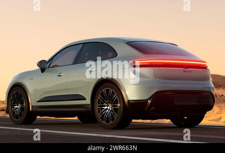 Porsche Macan – la Porsche più venduta diventa elettrica Foto Stock