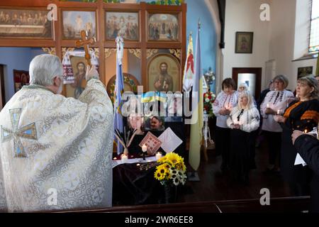 06/03/22 guidata dal Rev. P. David J sneak (Parrocchiale per le parrocchie cattoliche ucraine nelle Midlands e Cancelliere per l'Ucraina Foto Stock