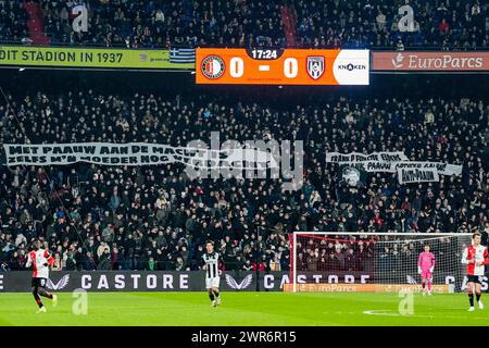 Rotterdam, Paesi Bassi. 10 marzo 2024. Rotterdam - tifosi del Feyenoord durante la partita Eredivisie tra Feyenoord e Heracles Almelo allo Stadion Feijenoord De Kuip il 10 marzo 2024 a Rotterdam, Paesi Bassi. Credito: Foto Box to Box/Alamy Live News Foto Stock