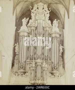 Müller Organ in St Bavo Church in Haarlem, Orgel Grote Kerk, Haarlem (titolo sull'oggetto), anonimo, Haarlem, 1857 - 1863, cartone, stampa albume, altezza 87 mm x larghezza 174 mm, stereografo Foto Stock