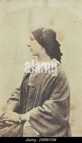 Ritratto di una donna sconosciuta, anonimo, Francia, 1840 - 1870, carta, stampa su carta salata, altezza 103 mm x larghezza 63 mm, fotografia Foto Stock