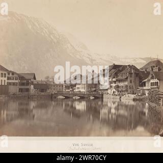 Vista di Interlaken ('Vue Suisse'), Adolphe Braun & Cie., editore: Cramer et Luthi, Cramer (fotograaf), 1858 - 1862, stampa albume, altezza 388 mm x larghezza 464 mm, fotografia Foto Stock