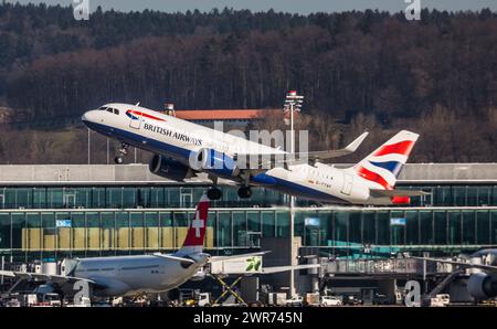 Zürich, Schweiz - 28. Febbraio 2022: Ein Airbus A320-251N (Airbus A320neo) von British Airways startet vom Flughafen Zürich. Foto Stock