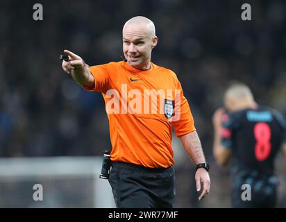 Arbitro, Paul Tierney. - Tottenham Hotspur contro Manchester City, Emirates fa Cup, 4° turno, Tottenham Hotspur Stadium, Londra, Regno Unito - 26 gennaio 2024. Solo per uso editoriale - si applicano le restrizioni DataCo. Foto Stock