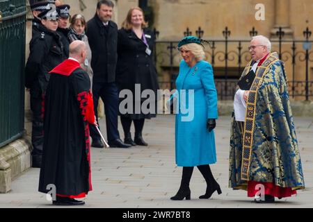 Londra, Regno Unito. 11 marzo 2024. La regina Camilla arriva per il Commonwealth Day Service all'Abbazia di Westminster, che si tiene dal 1972 e celebra le persone e le culture delle 54 nazioni del Commonwealth. Mentre re Carlo continua a sottoporsi a cure per il trattamento del cancro, la regina Camilla guida il gruppo di reali anziani presenti. Crediti: Stephen Chung / Alamy Live News Foto Stock