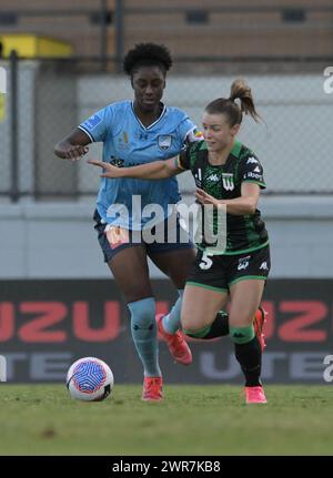 Lilyfield, Australia. 9 marzo 2024. La Principessa Megan Ategbayan Ibini-Isei (L) del Sydney FC e l'Aimee Elise Medwin (R) del Western United FC sono viste durante il turno 19 della stagione 2023-24 della Liberty A-League tra il Sydney FC e il Western United FC tenutosi al Leichhardt Oval. Punteggio finale Sydney FC 3:1 Western United FC. (Foto di Luis Veniegra/SOPA Images/Sipa USA) credito: SIPA USA/Alamy Live News Foto Stock