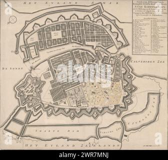 Mappa di Copenaghen, disegno accurato della capitale reale danese e residenza della città di Copenaghen (...) (Titolo in oggetto), Mappa di Copenaghen che mostra i danni provocati dall'incendio dell'ottobre 1728. La parte della città di colore giallo (in basso a destra) è stata ridotta in cenere durante l'incendio. Su entrambi i lati della mappa c'è una leggenda che mostra le strade della città., stampatore: Anonimo, editore: Reinier Ottens (i) & Josua, Amsterdam, dopo il 1728 circa, carta, incisione, incisione, altezza 456 mm x larghezza 510 mm, stampa Foto Stock