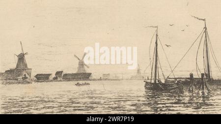 Vista di Zaandam con barche e mulini a vento, souvenir de Zaandam (titolo originale), vista di un fiume o canale. Ci sono tre mulini in banca. Sulla destra ci sono due barche a vela ormeggiate., stampatore: Carel Nicolaas Storm van 'S-Gravesande, 1875, carta, incisione, altezza 177 mm x larghezza 260 mm, stampa Foto Stock