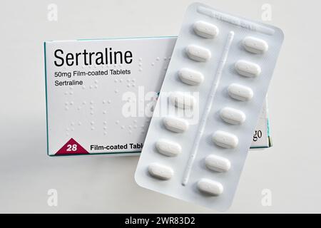 Un pacchetto di compresse di Sertraline è illustrato a Oxford, Regno Unito. Marzo 2024. Foto Stock
