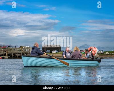 Southwold, Suffolk, Inghilterra - il popolare Southwold - Walberswick Ferry è un servizio di traghetto a conduzione familiare attraverso il fiume Blyth a Blackshore Foto Stock