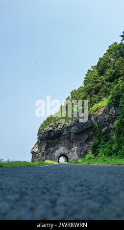Vista del tunnel di Santa Catarina a nord di Sao Tome, sembra una faccia. Sao Tome, Africa Foto Stock