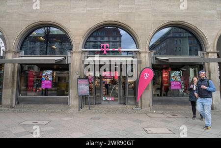 T-Punkt, Deutsche Telekom, Laden, Friedrichstraße, Mitte, Berlin, Deutschland *** T Punkt, Deutsche Telekom, Shop, Friedrichstraße, Mitte, Berlino, Germania Foto Stock