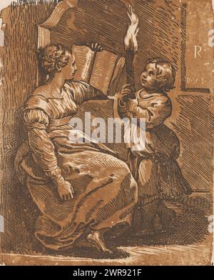 Leggere Sibyl con un bambino, Una Sibyl seduta, leggere un libro. Accanto alla Sibilla si trova un bambino con una torcia in fiamme in mano., tipografo: Antonio da Trento, (attribuito a), tipografo: Ugo da Carpi, (attribuito a), su disegno di: Rafaël, Italia, c. 1516, carta, altezza 275 mm x larghezza 220 mm, stampa Foto Stock