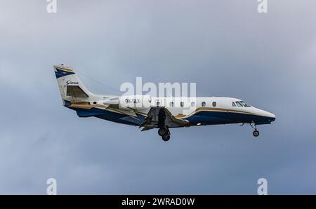 Eine Cessna 560XL Citation XLS von Silesia Air ist im Landeanflug auf den Flughafen Zürich. Registrazione OK-SLX. (Zürich, Svizzera, 29.12.2022) Foto Stock