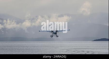 Un idrovolante Harbour Air DHC-3 de Havilland turbine Single Otter decolla da Victoria, British Columbia, Canada. Foto Stock