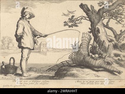 Angler per albero e trappola, quattro scene pastorali (titolo della serie), Un giovane si trova accanto a un cesto e barattolo sul bordo di un lago e si piega leggermente in avanti sopra una lenza da pesca. Sulla destra c'è un albero sotto il quale c'è una trappola. La didascalia francese a quattro righe afferma che si può vedere che il pescatore ha gettato la sua canna da pesca, ma non quello che cattura con essa. La pesca era un simbolo diffuso di attività amorosa, basato sulla nozione di esca inaffidabile. La trappola qui rappresenta la trappola dell'amore., stampatore: Cornelis Bloemaert (II), su disegno di: Abraham Bloemaert Foto Stock
