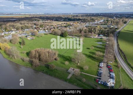 Terra di piacere di Runnymede sul Tamigi, Runnymede, Inghilterra. Foto Stock