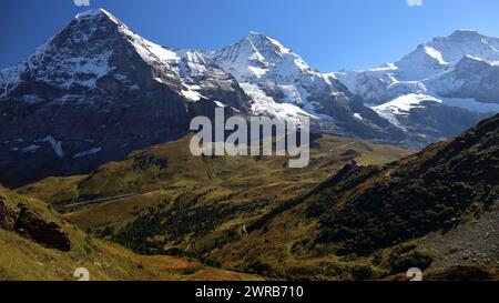 Vista panoramica delle alpi svizzere in autunno Foto Stock