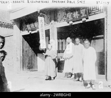 China - Agents and colporteurs of the American Bible Society, 1912., Chinese, Men, 1910-1920, ritratti di gruppo, 1910-1920., ritratti di gruppo, 1910-1920, ritratti fotografici, 1910-1920, 1 stampa fotografica Foto Stock