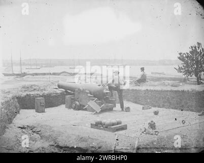 Gloucester, Virginia. Fortificazioni che mostrano un cannone navale Dahlgren a canna liscia da 11 pollici, Barnard, George N., 1819-1902, fotografo, 1862 giugno., Stati Uniti, storia, Guerra civile, 1861-1865, negativi in vetro, 1860-1870, stereografi, 1860-1870, 1 negativo: vetro, stereografo, collodion bagnato, 4 x 10 pollici Foto Stock