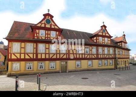 Storica Malerwinkelhaus costruita nel 1774 e museo, casa gialla in legno, gialla, Marktbreit, bassa Franconia, Franconia, Baviera, Germania Foto Stock