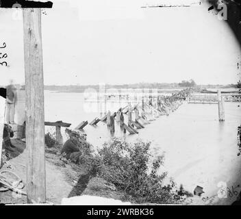 Virginia. Rovine del ponte sulla Richmond & York River Railroad. Distrutto il 17 maggio 1862 per rendere la ferrovia inutile ai Confederati, Gibson, James F., 1828-, fotografo, 1862 maggio., Stati Uniti, storia, Guerra civile, 1861-1865, negativi in vetro, 1860-1870, 1 negativo: vetro, collodion umido Foto Stock