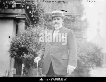 Dr. C.M. de Cespedes, la fotografia mostra lo scrittore e politico cubano Carlos Manuel de Céspedes y Quesada (1871-1939), che servì come presidente di Cuba. 1910 e ca. 1915, Glass negative, 1 negativo: Glass Foto Stock