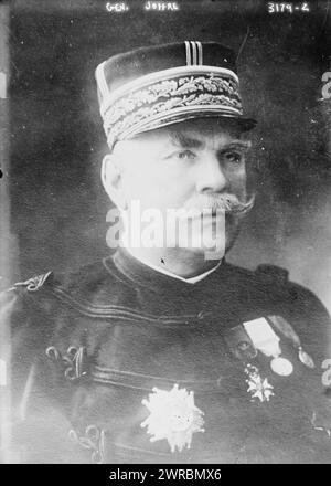 Gen. Joffre, la fotografia mostra il generale francese Joseph Jacques Césaire Joffre (1852-1931) che prestò servizio durante la prima guerra mondiale, tra ca. 1910 e ca. 1915, Glass negative, 1 negativo: Glass Foto Stock