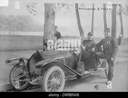 Monternier e Pegoud, la fotografia mostra Monternier con l'aviatore francese Adolphe Célestin Pégoud (1889-1915) durante la prima guerra mondiale, tra ca. 1914 e ca. 1915, Guerra Mondiale, 1914-1918, Glass negative, 1 negativo: Vetro Foto Stock